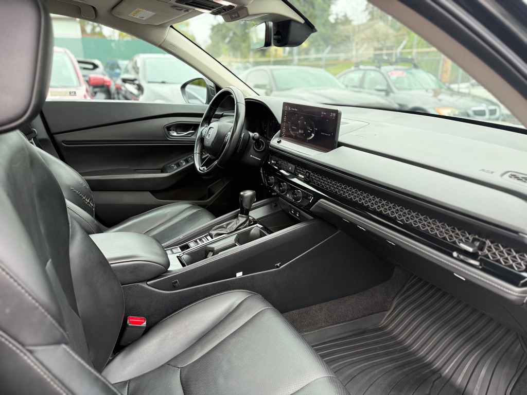 Photo 14 of this HONDA ACCORD HYBRID