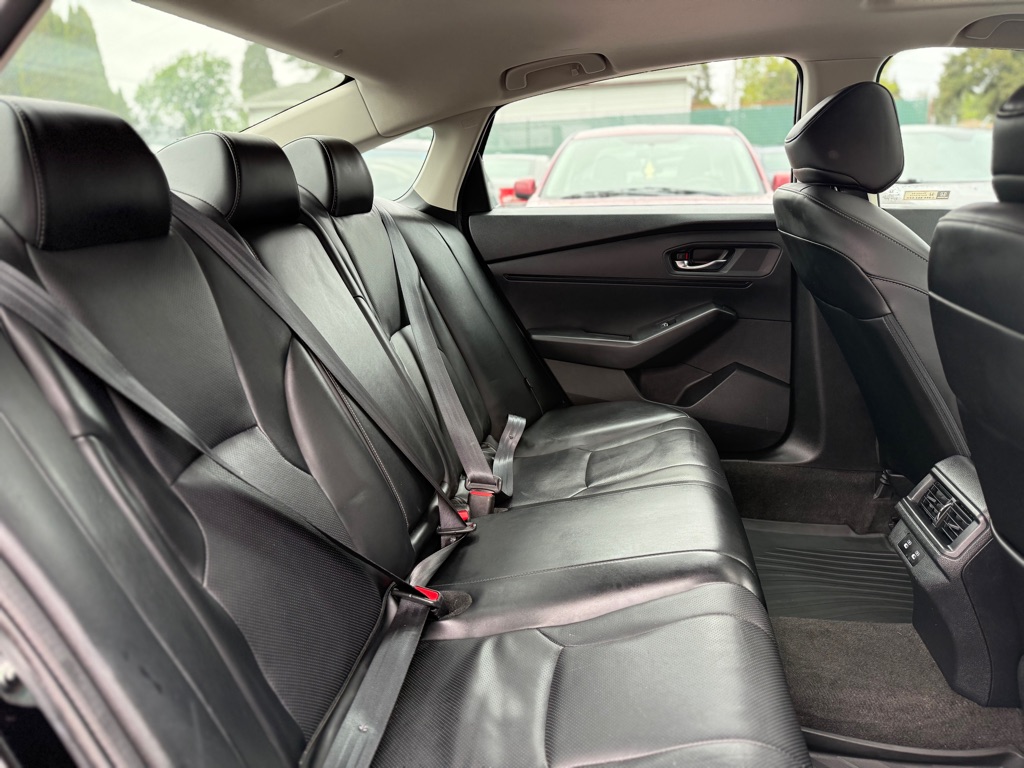 Photo 18 of this HONDA ACCORD HYBRID