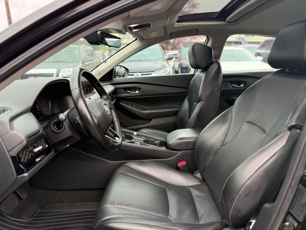 Photo 7 of this HONDA ACCORD HYBRID
