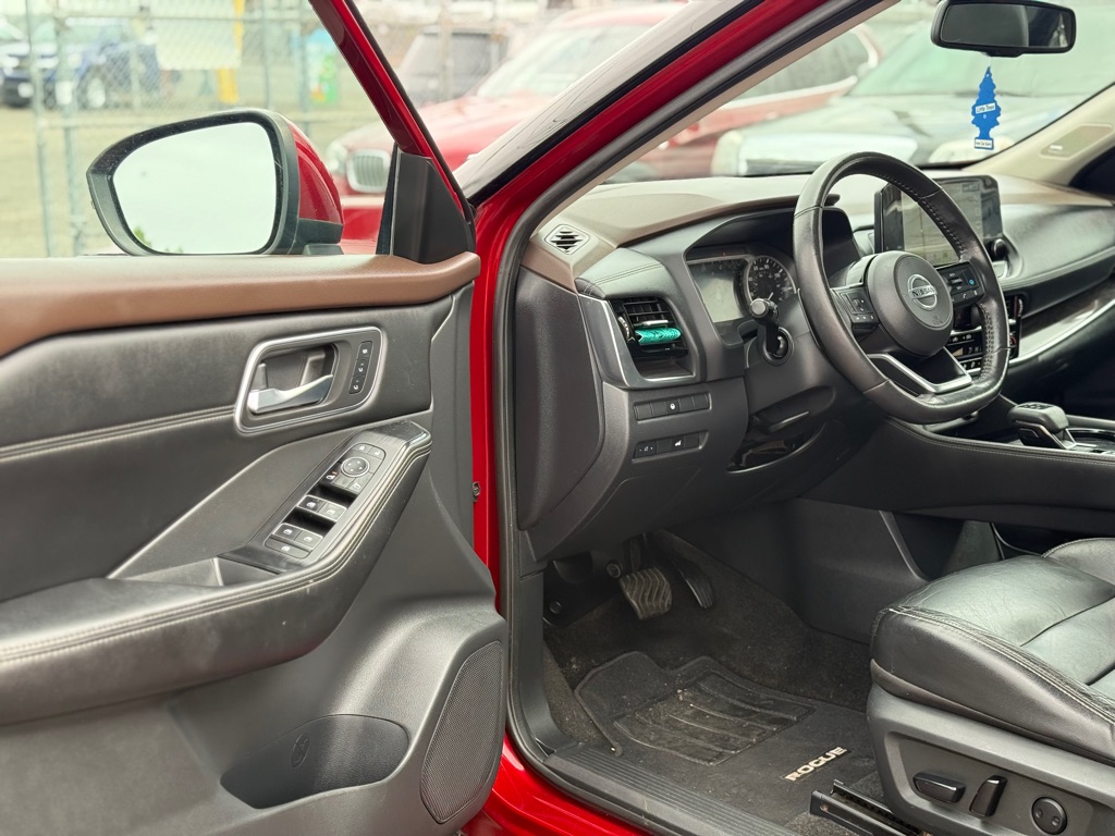 Photo 8 of this NISSAN ROGUE