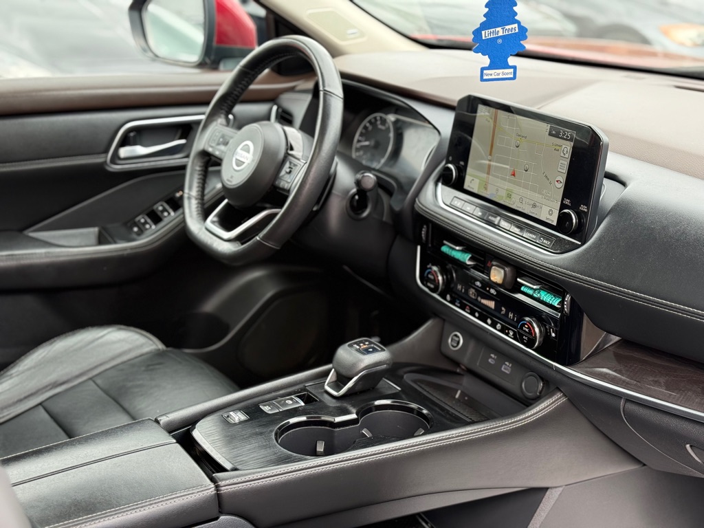 Photo 18 of this NISSAN ROGUE