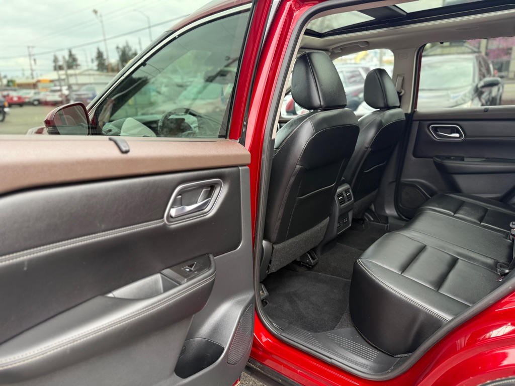 Photo 12 of this NISSAN ROGUE