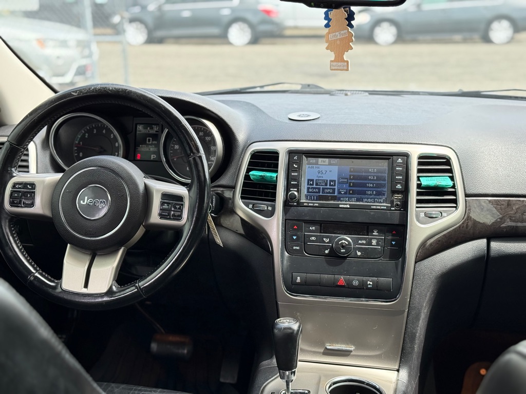 Photo 15 of this JEEP GRAND CHEROKEE