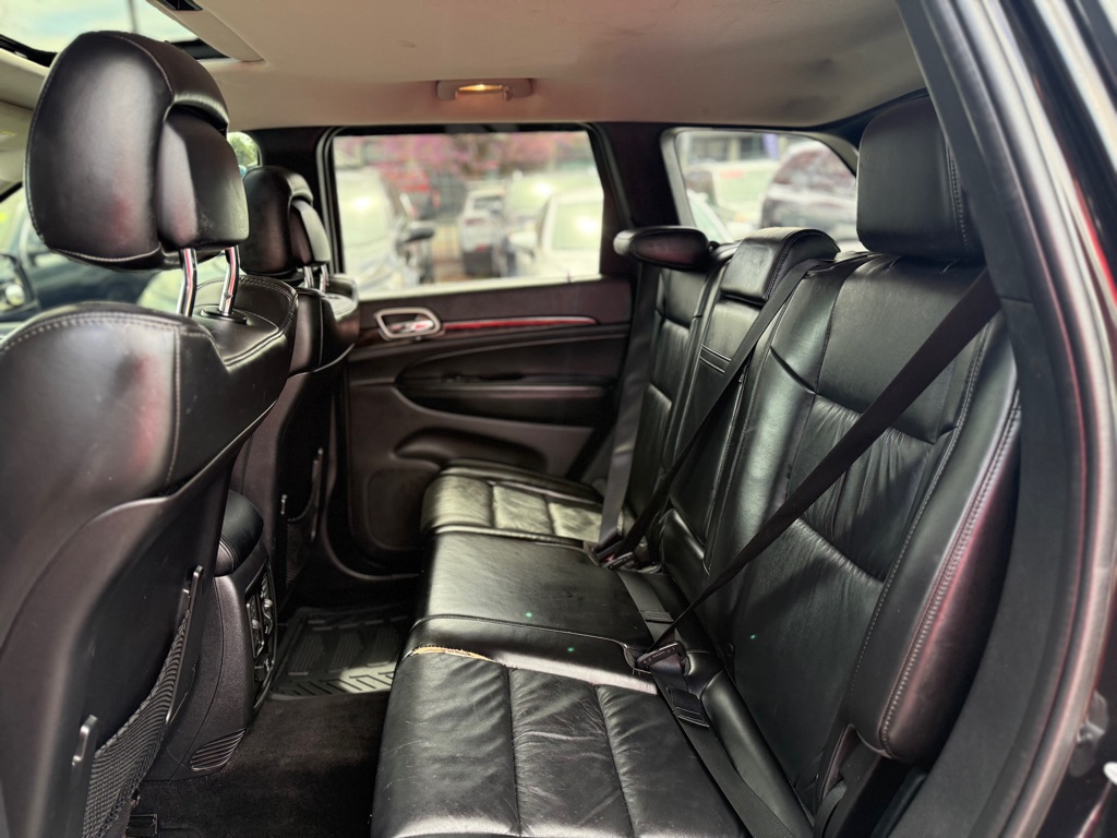 Photo 13 of this JEEP GRAND CHEROKEE