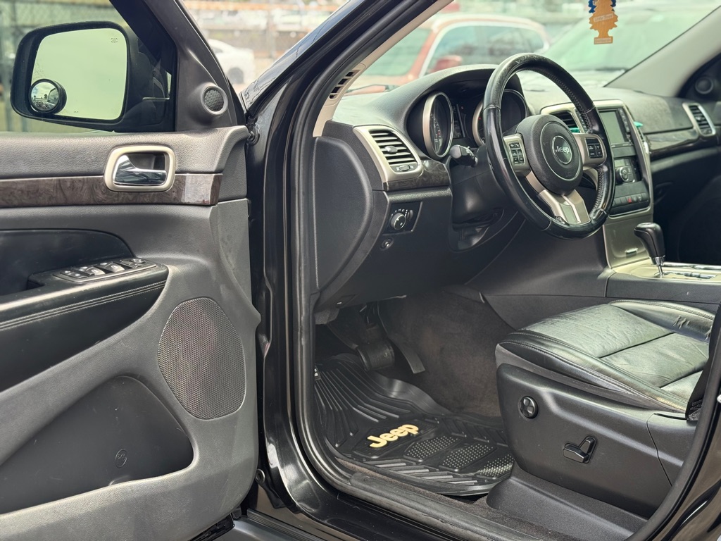 Photo 8 of this JEEP GRAND CHEROKEE