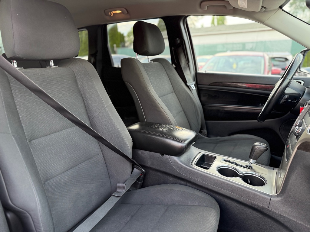Photo 15 of this JEEP GRAND CHEROKEE