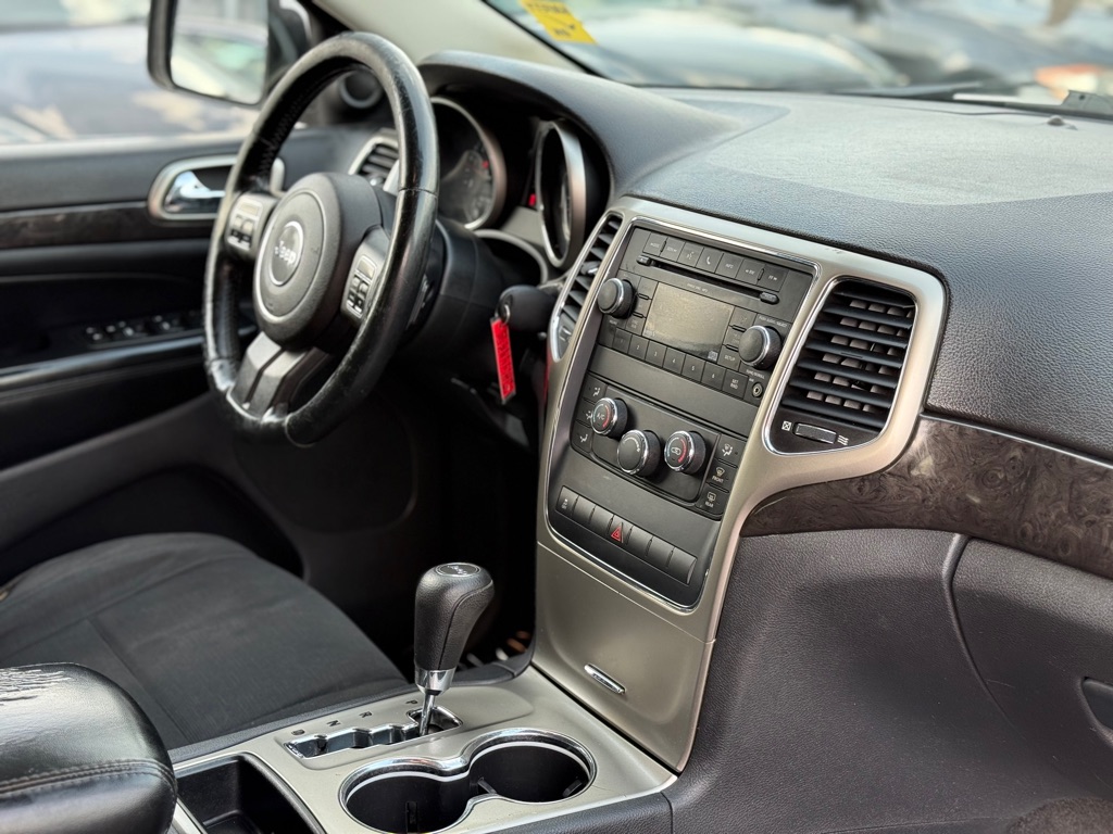 Photo 16 of this JEEP GRAND CHEROKEE