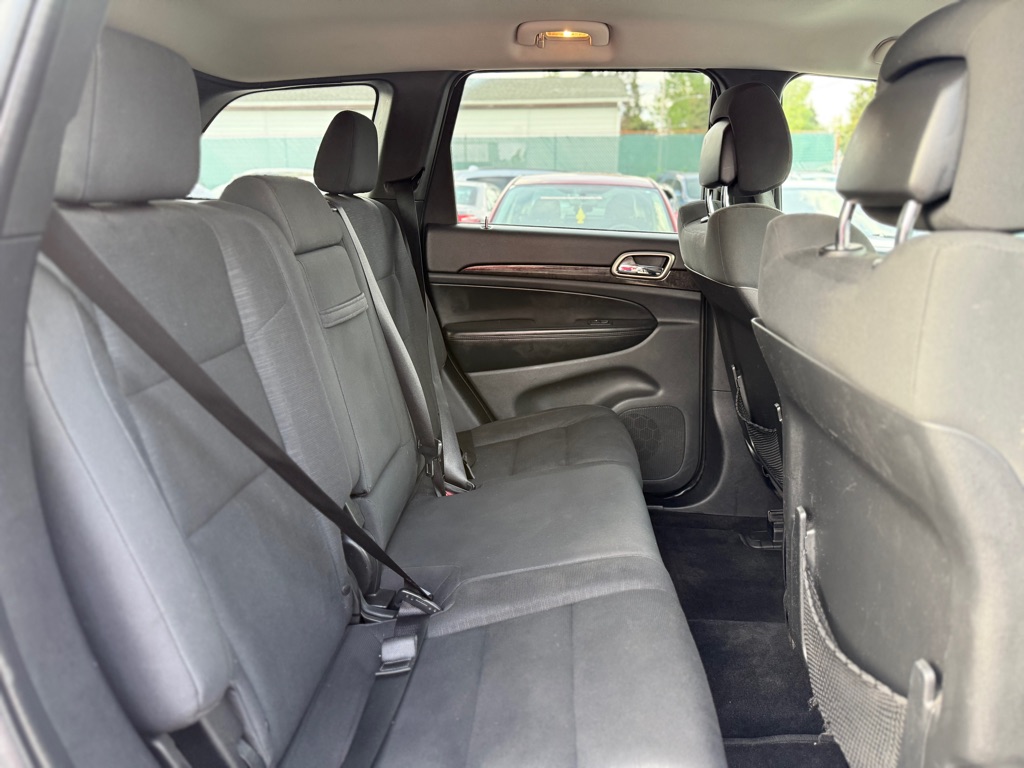 Photo 18 of this JEEP GRAND CHEROKEE