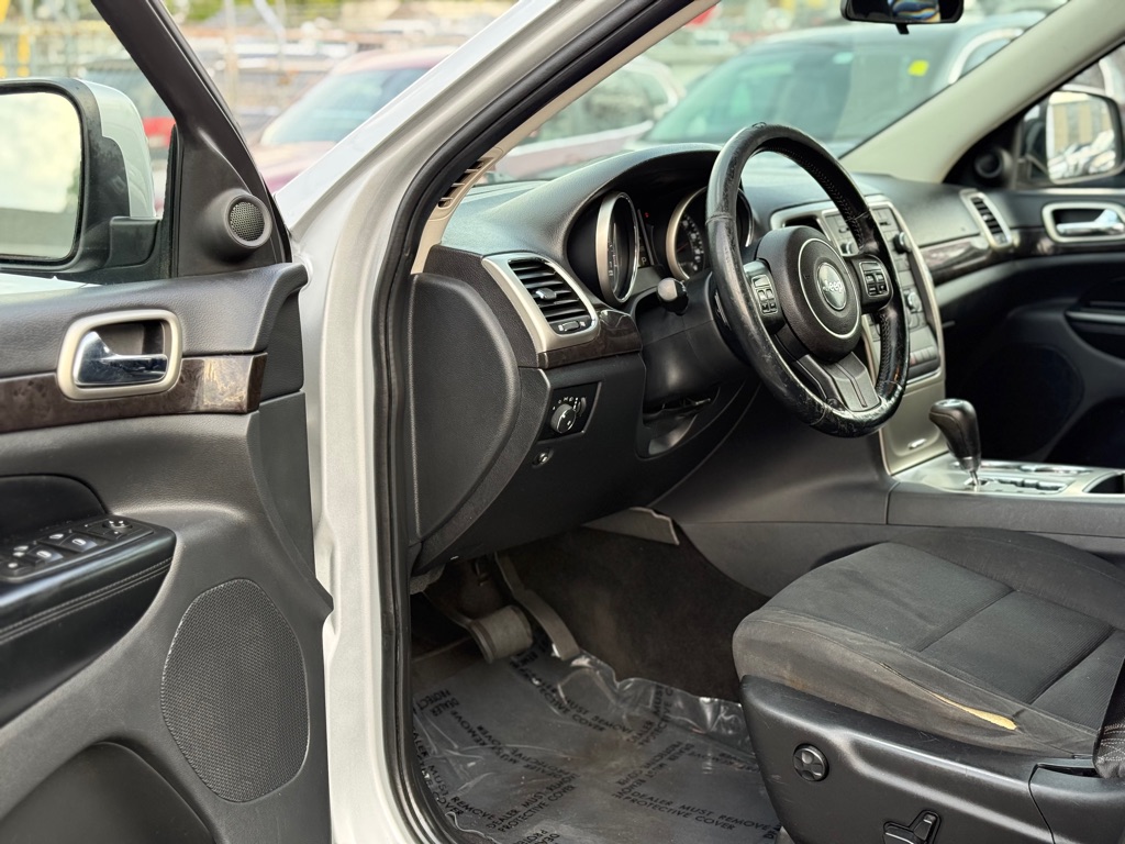 Photo 8 of this JEEP GRAND CHEROKEE