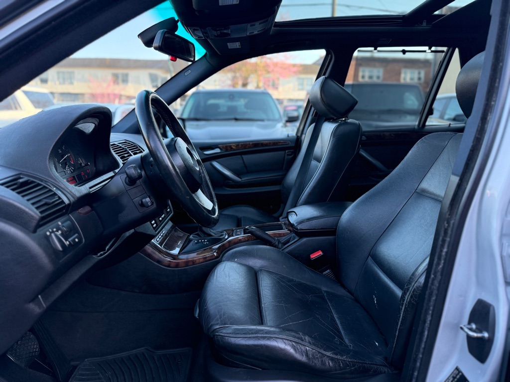 Photo 9 of this BMW X5