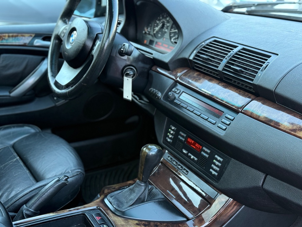 Photo 16 of this BMW X5