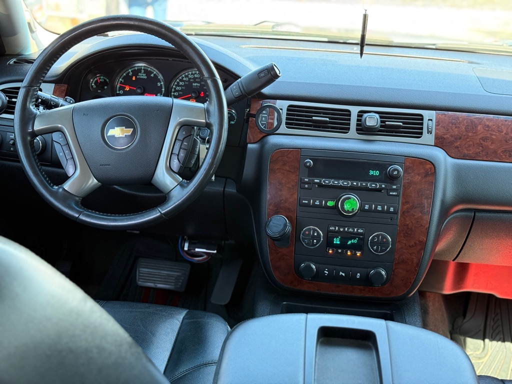 Photo 13 of this CHEVROLET TAHOE