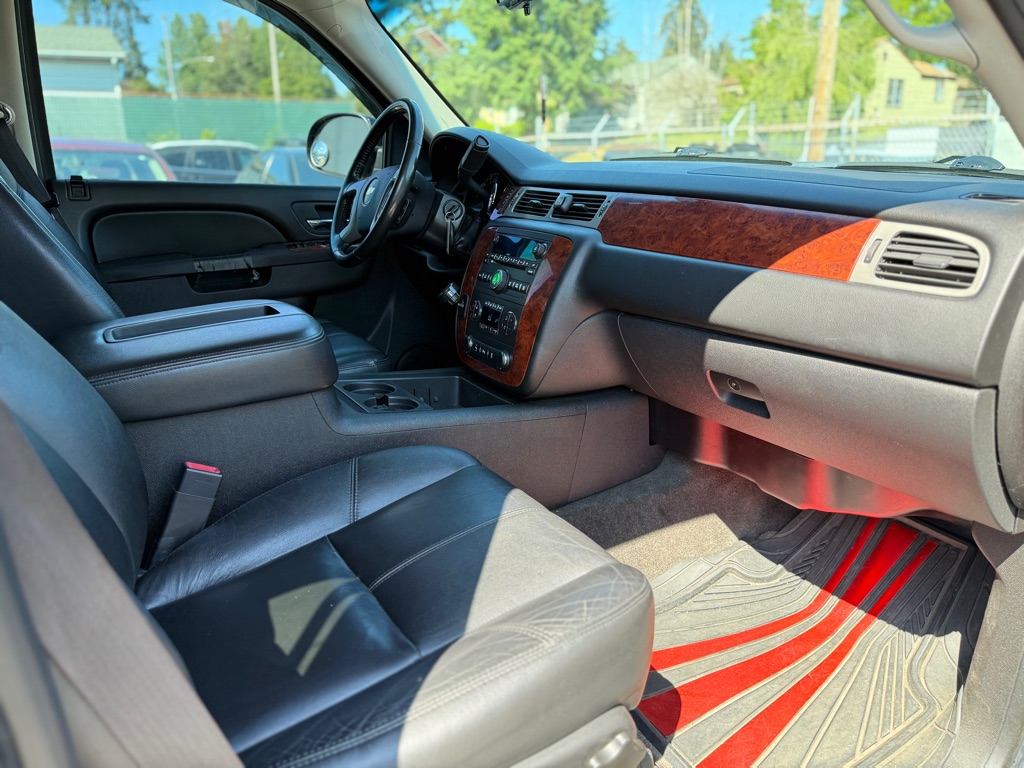 Photo 15 of this CHEVROLET TAHOE