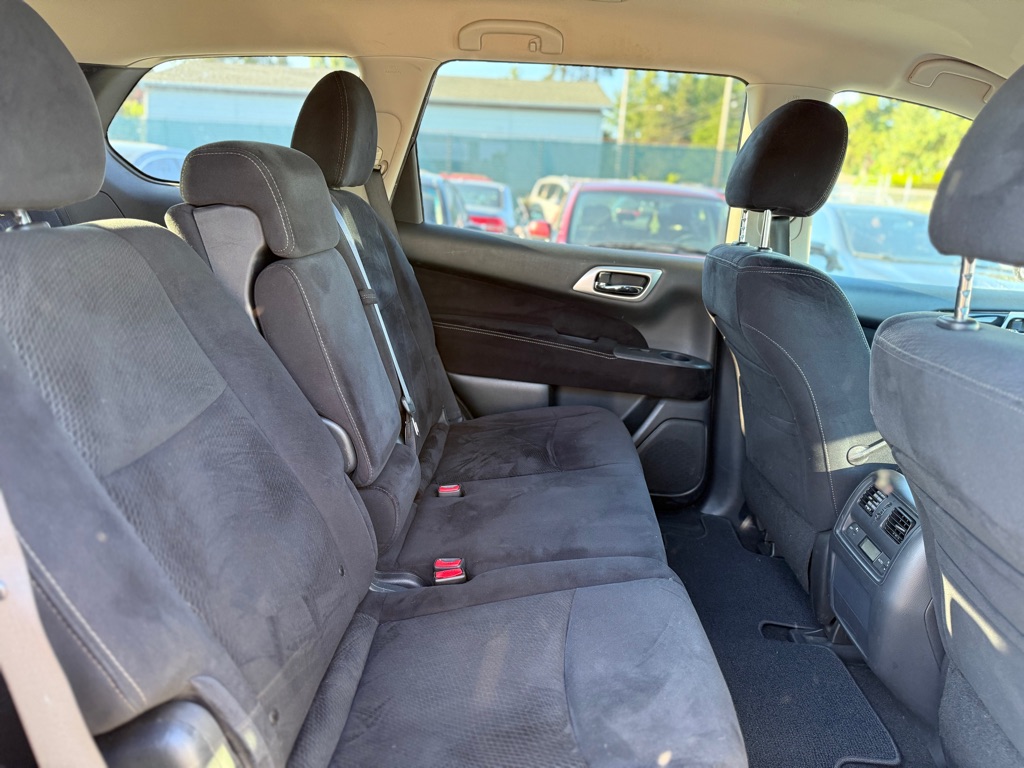 Photo 19 of this NISSAN PATHFINDER
