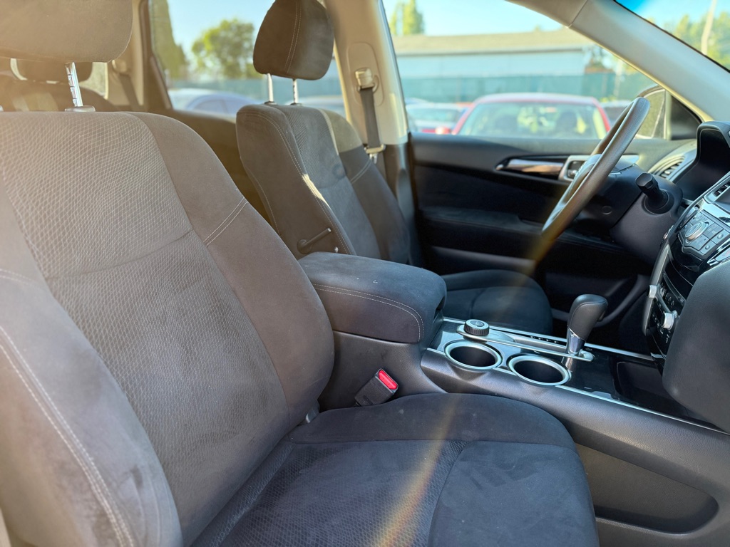 Photo 16 of this NISSAN PATHFINDER