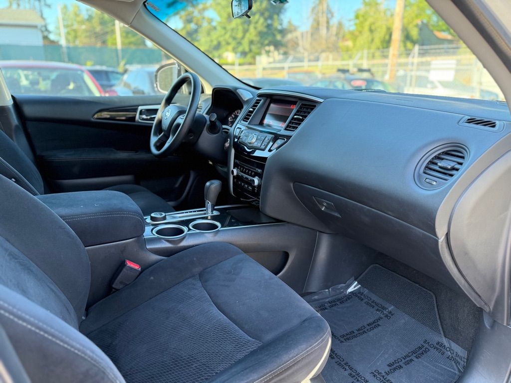 Photo 15 of this NISSAN PATHFINDER