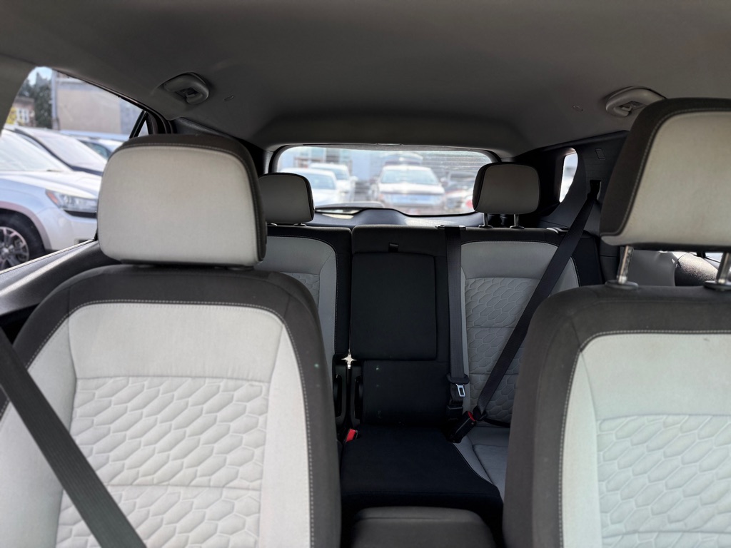 Photo 17 of this CHEVROLET EQUINOX