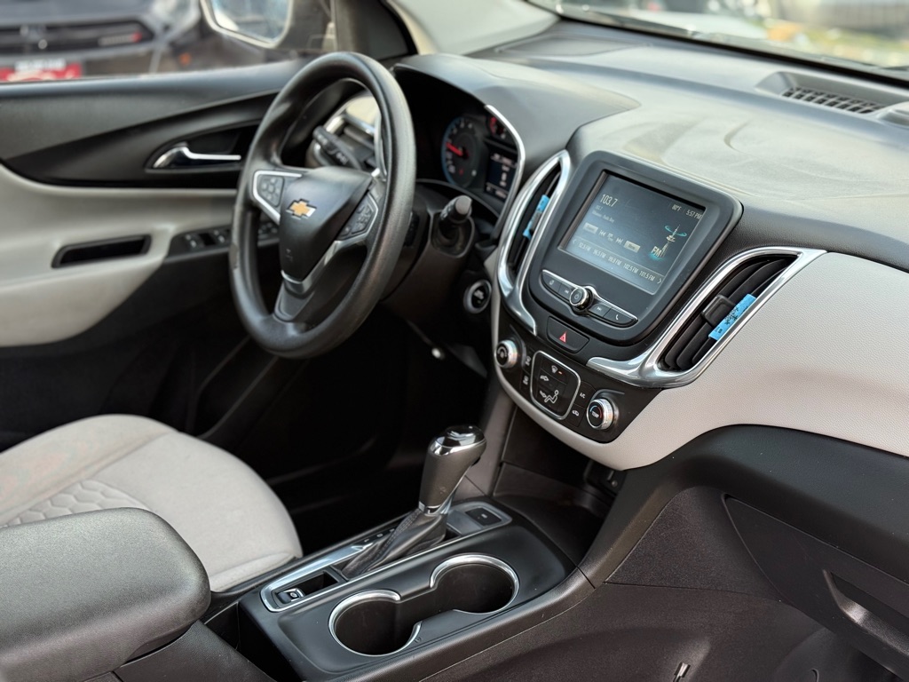 Photo 16 of this CHEVROLET EQUINOX