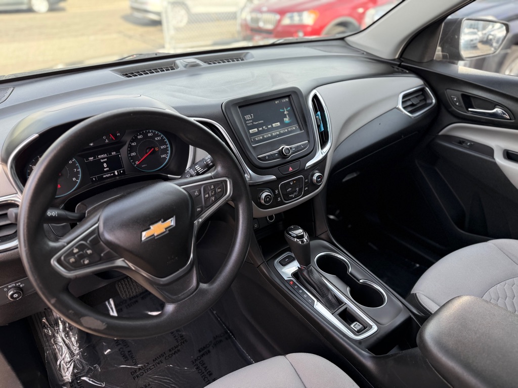 Photo 10 of this CHEVROLET EQUINOX