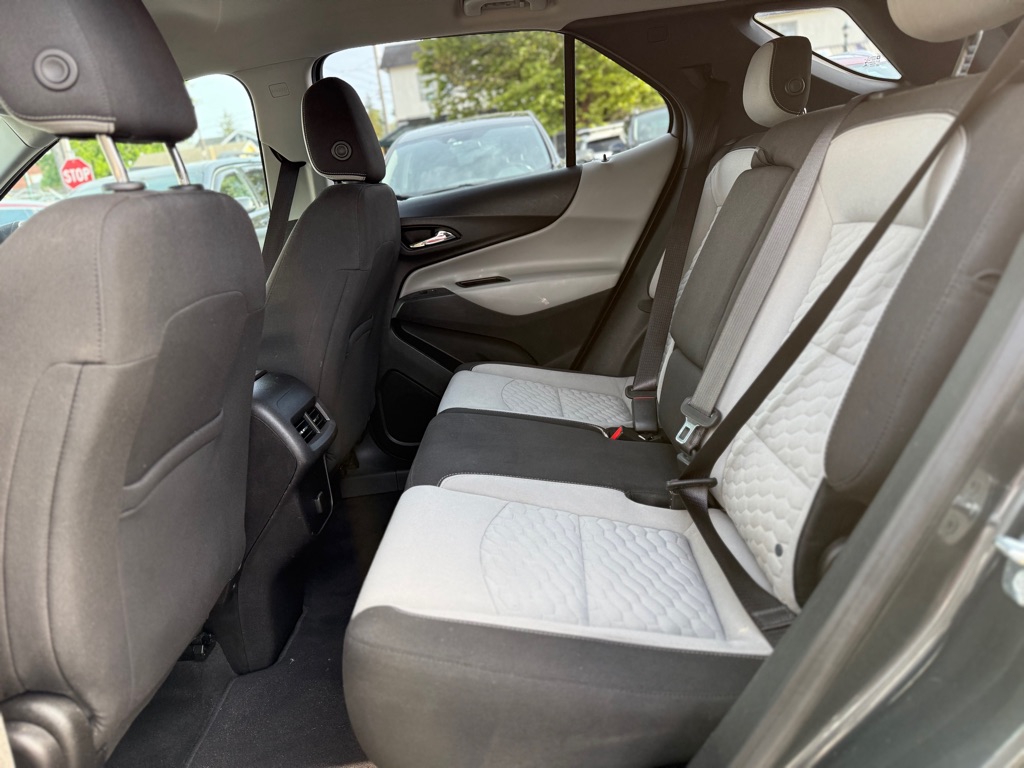 Photo 11 of this CHEVROLET EQUINOX