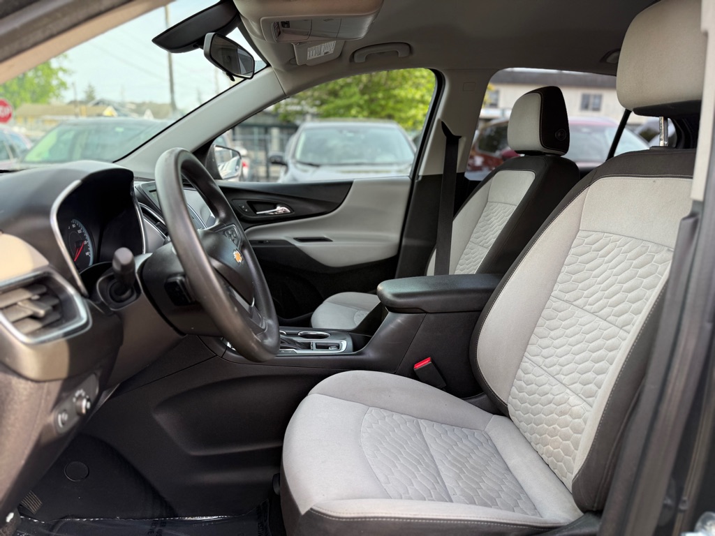Photo 9 of this CHEVROLET EQUINOX