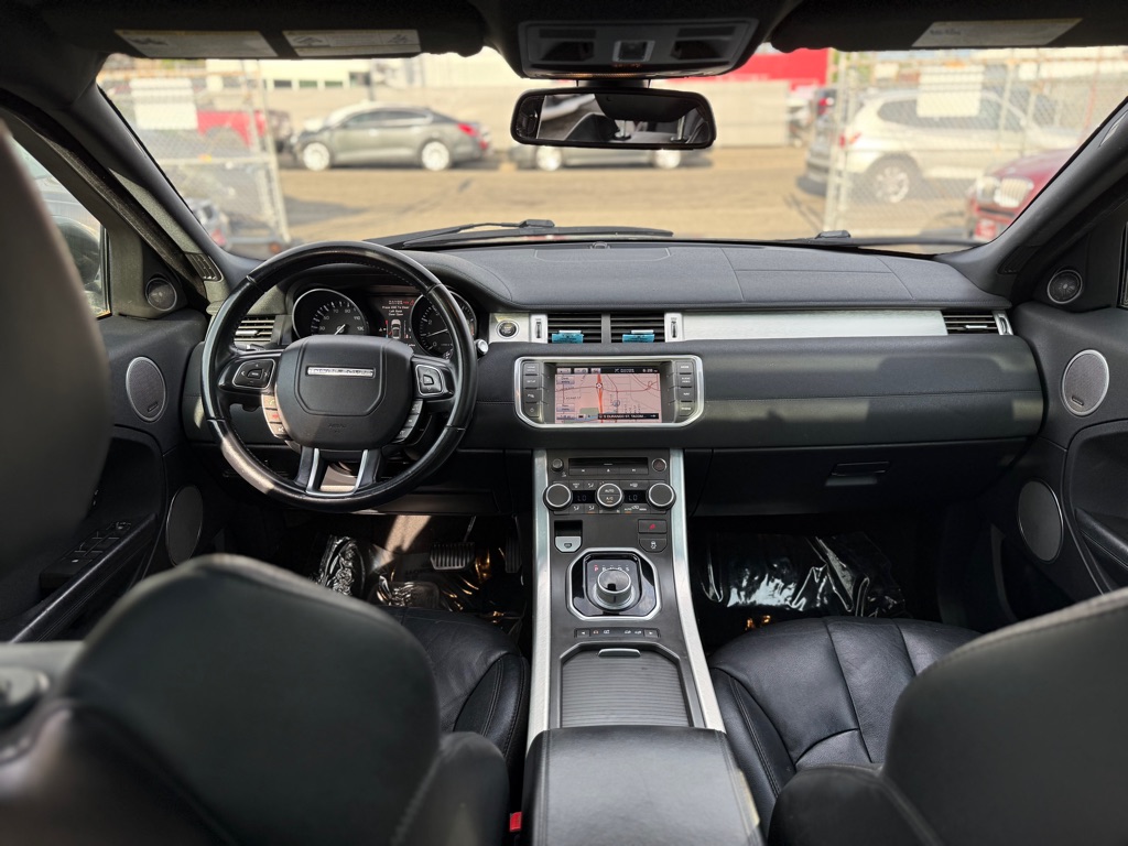 Photo 12 of this LAND ROVER RANGE ROVER EVO