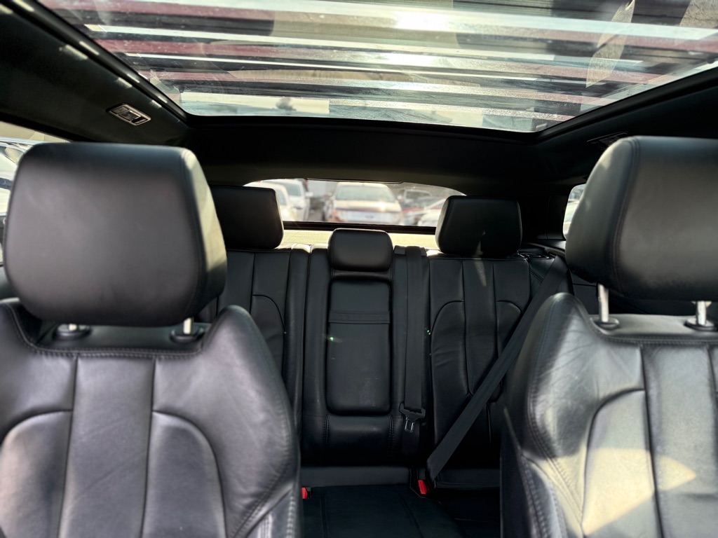 Photo 17 of this LAND ROVER RANGE ROVER EVO