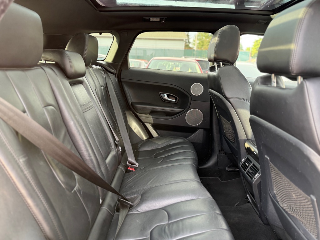 Photo 18 of this LAND ROVER RANGE ROVER EVO