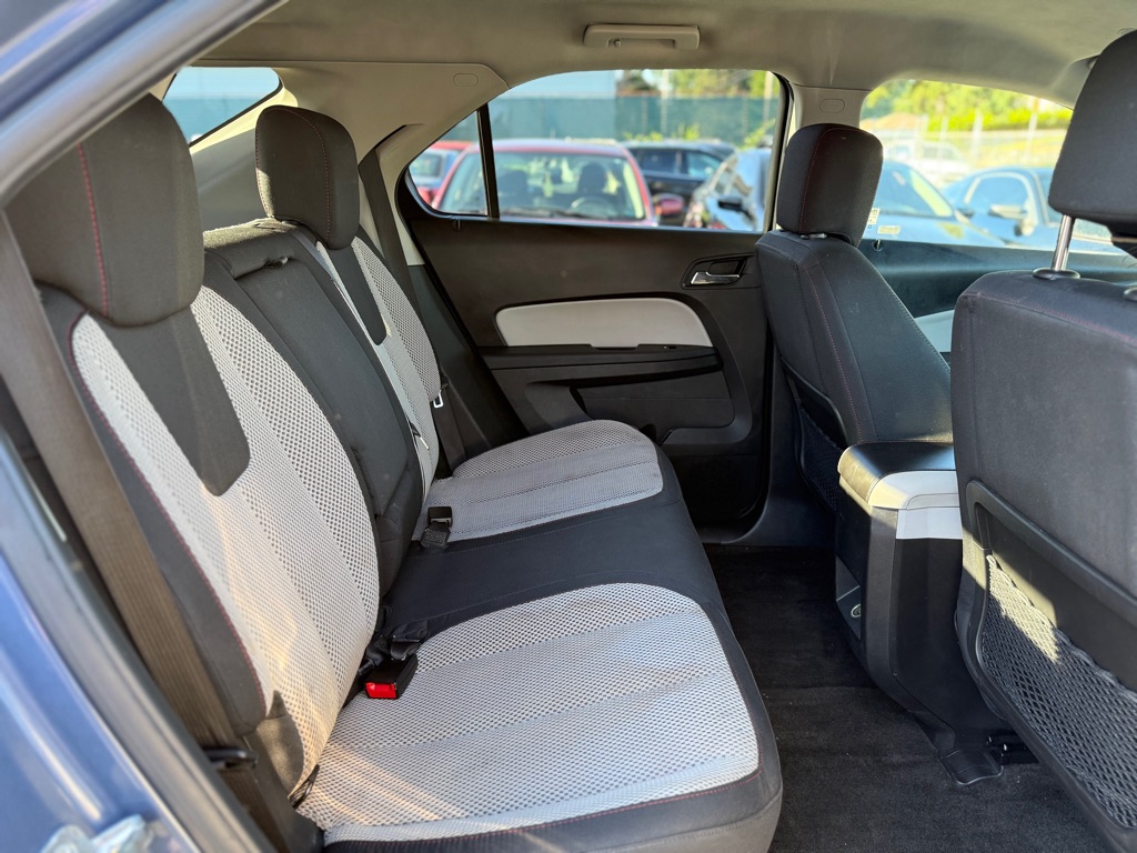 Photo 19 of this CHEVROLET EQUINOX