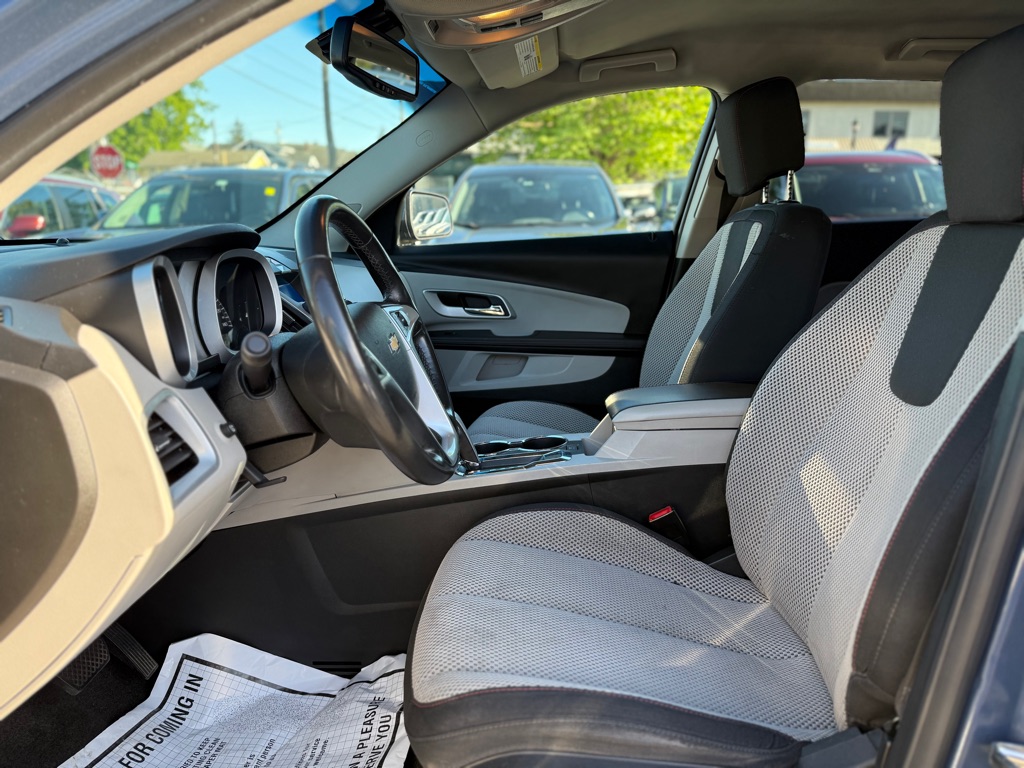 Photo 9 of this CHEVROLET EQUINOX