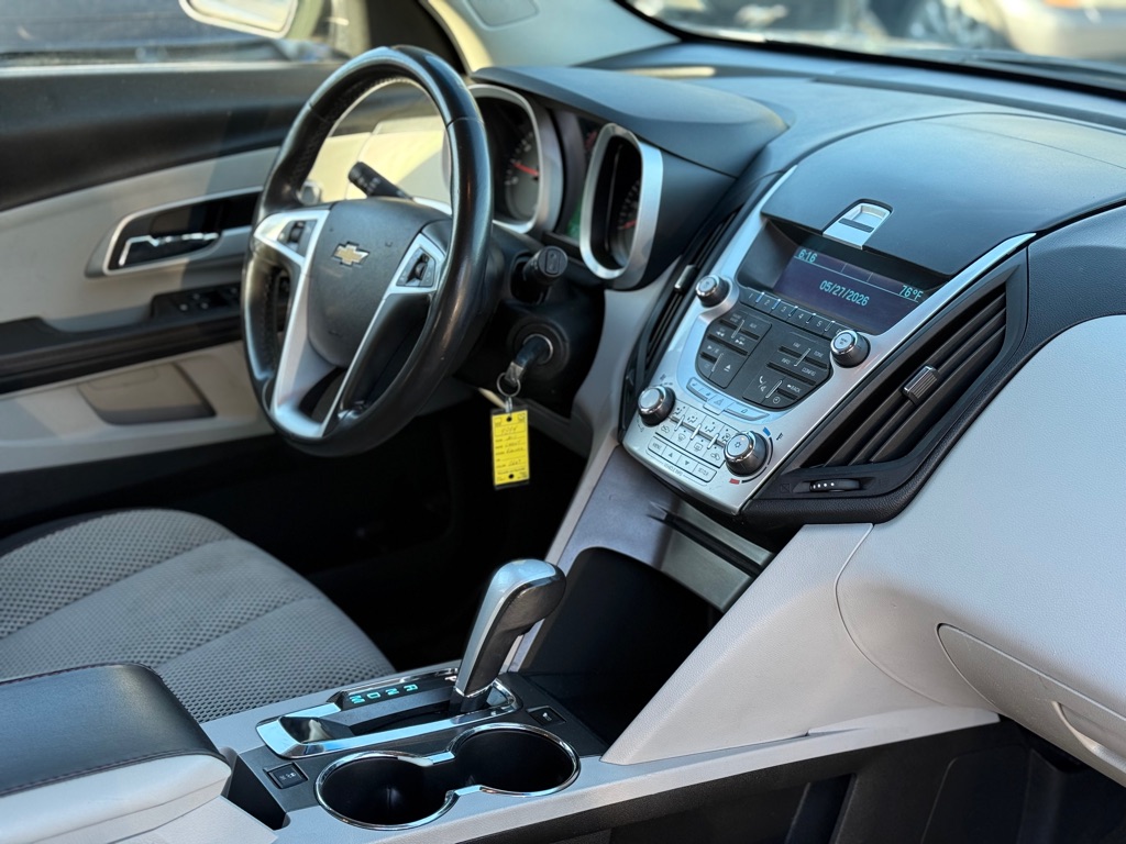 Photo 17 of this CHEVROLET EQUINOX