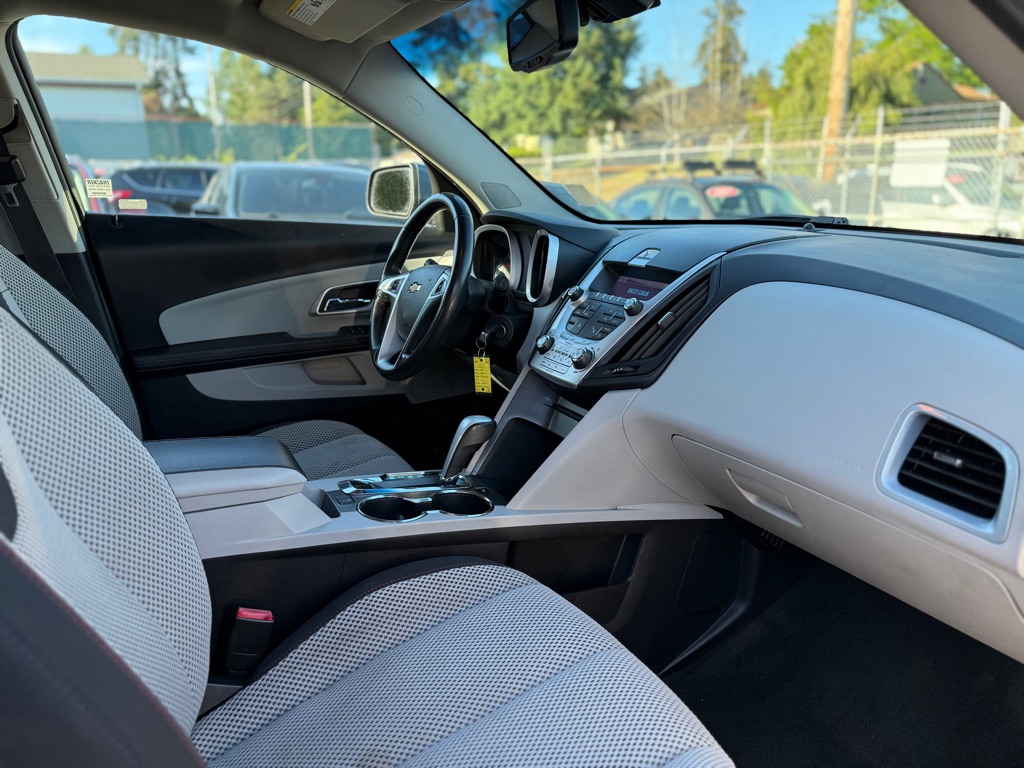 Photo 15 of this CHEVROLET EQUINOX