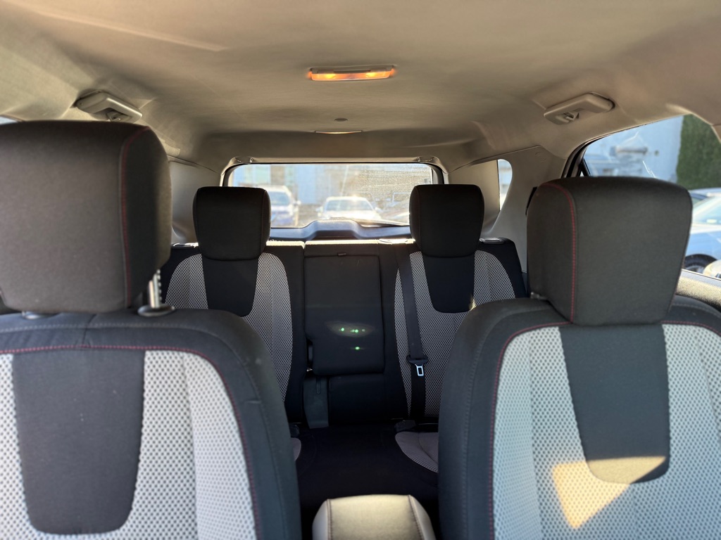 Photo 18 of this CHEVROLET EQUINOX