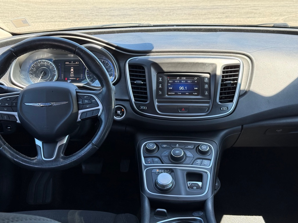 Photo 13 of this CHRYSLER 200