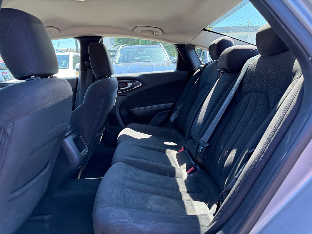 Photo 11 of this CHRYSLER 200