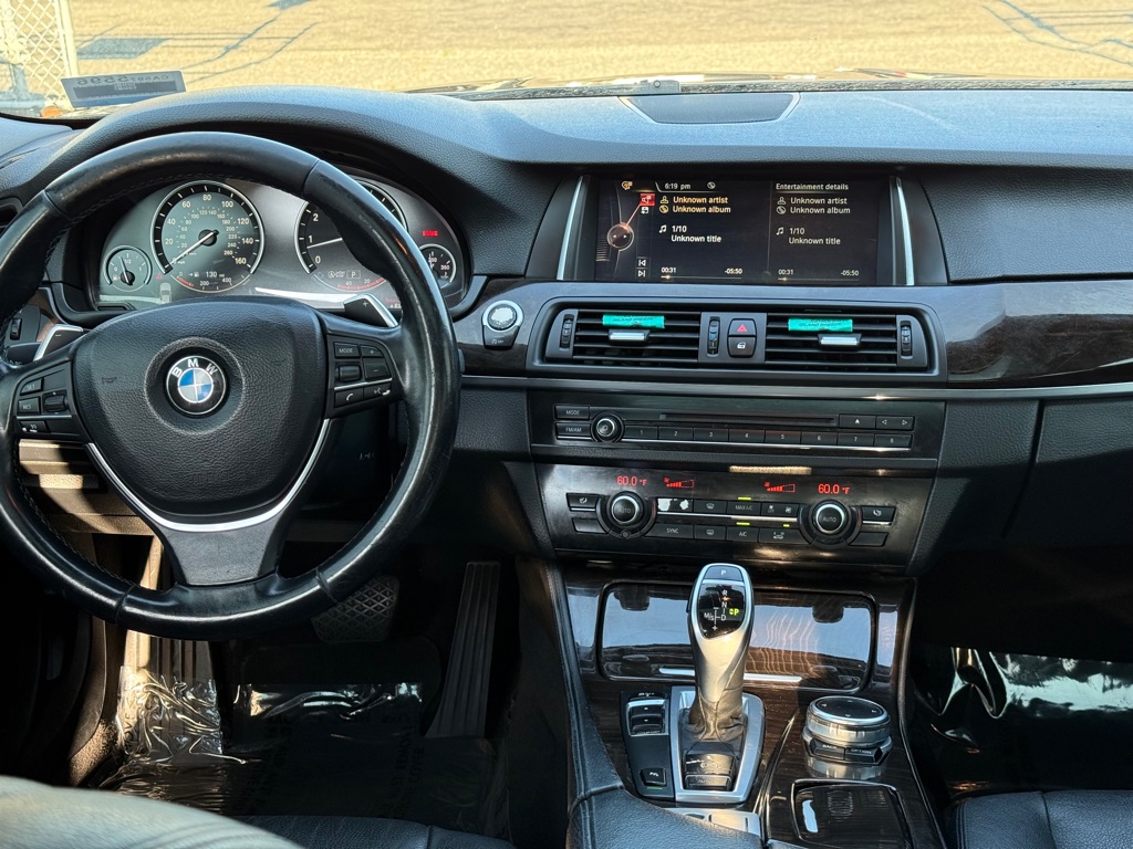 Photo 14 of this BMW 5 SERIES
