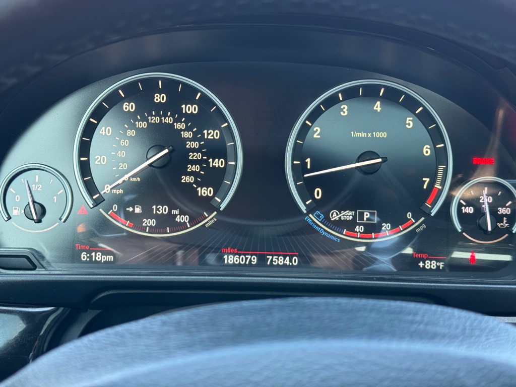 Photo 11 of this BMW 5 SERIES