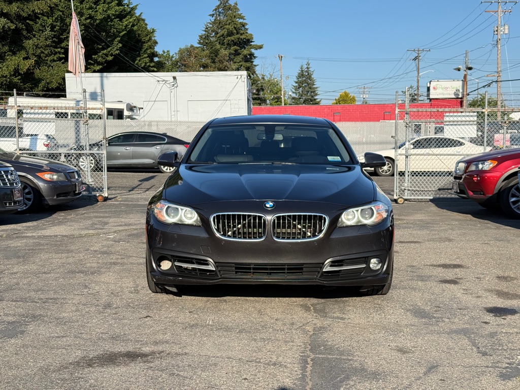 Photo 3 of this BMW 5 SERIES