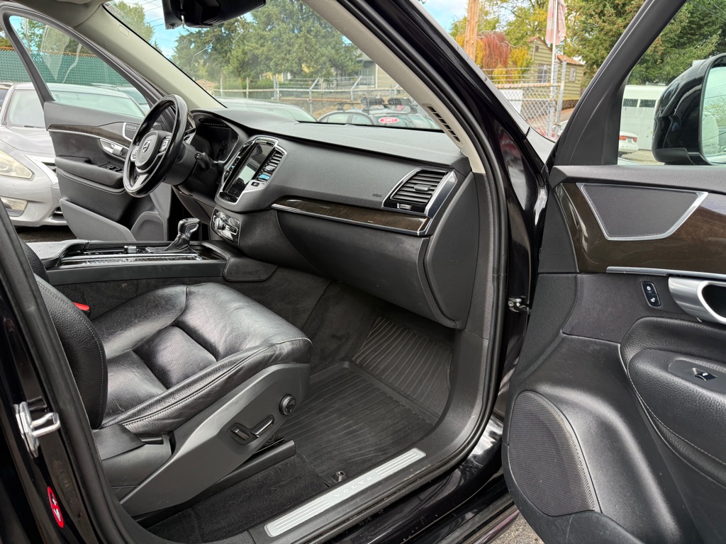 Photo 17 of this VOLVO XC90