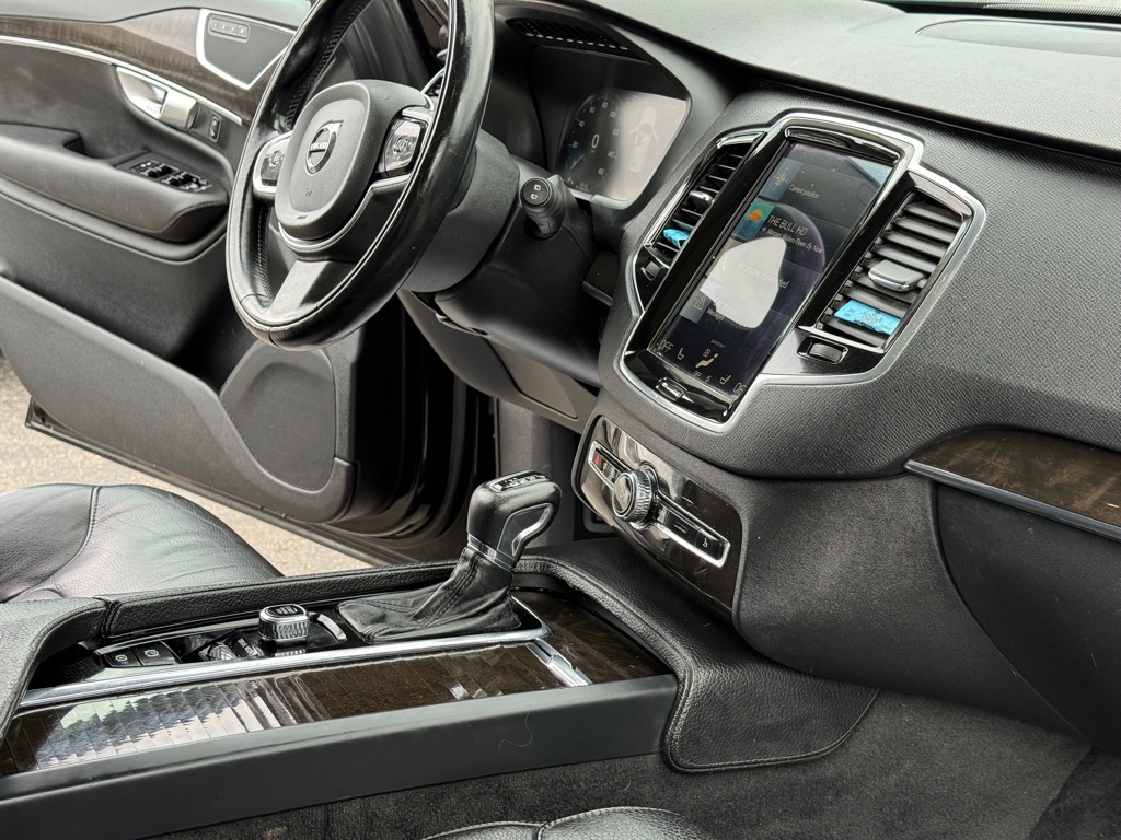Photo 19 of this VOLVO XC90