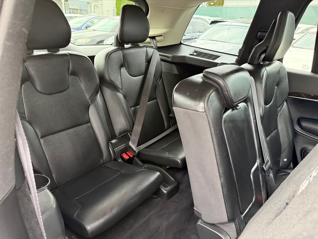 Photo 21 of this VOLVO XC90