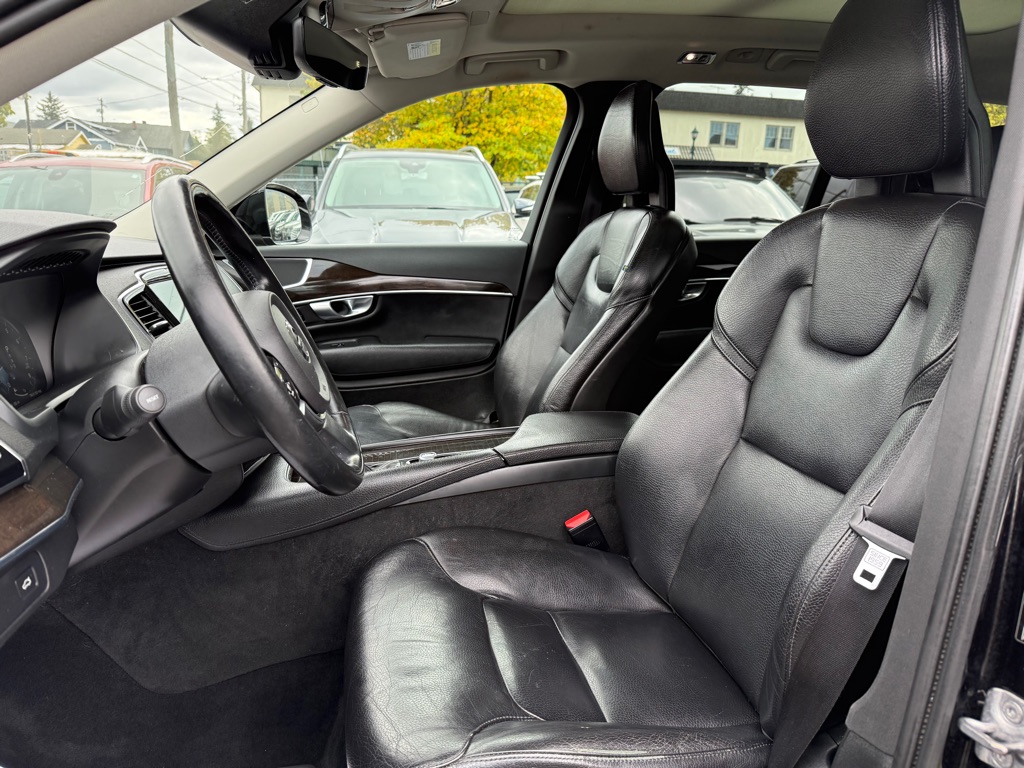 Photo 9 of this VOLVO XC90
