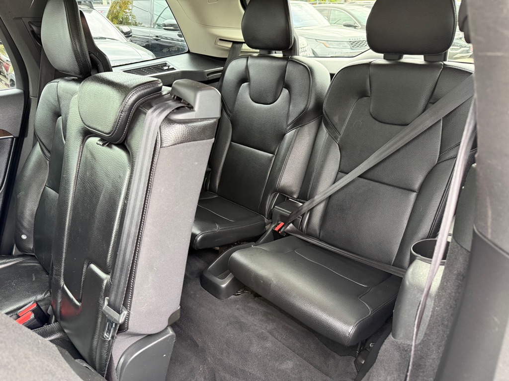 Photo 13 of this VOLVO XC90