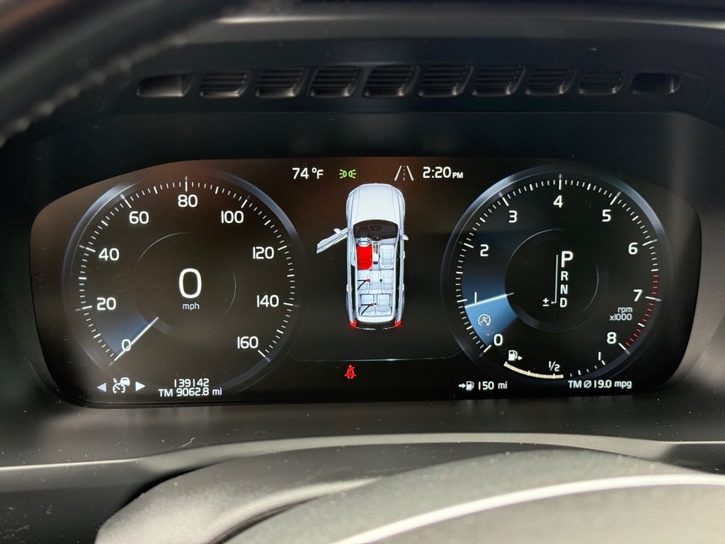 Photo 11 of this VOLVO XC90