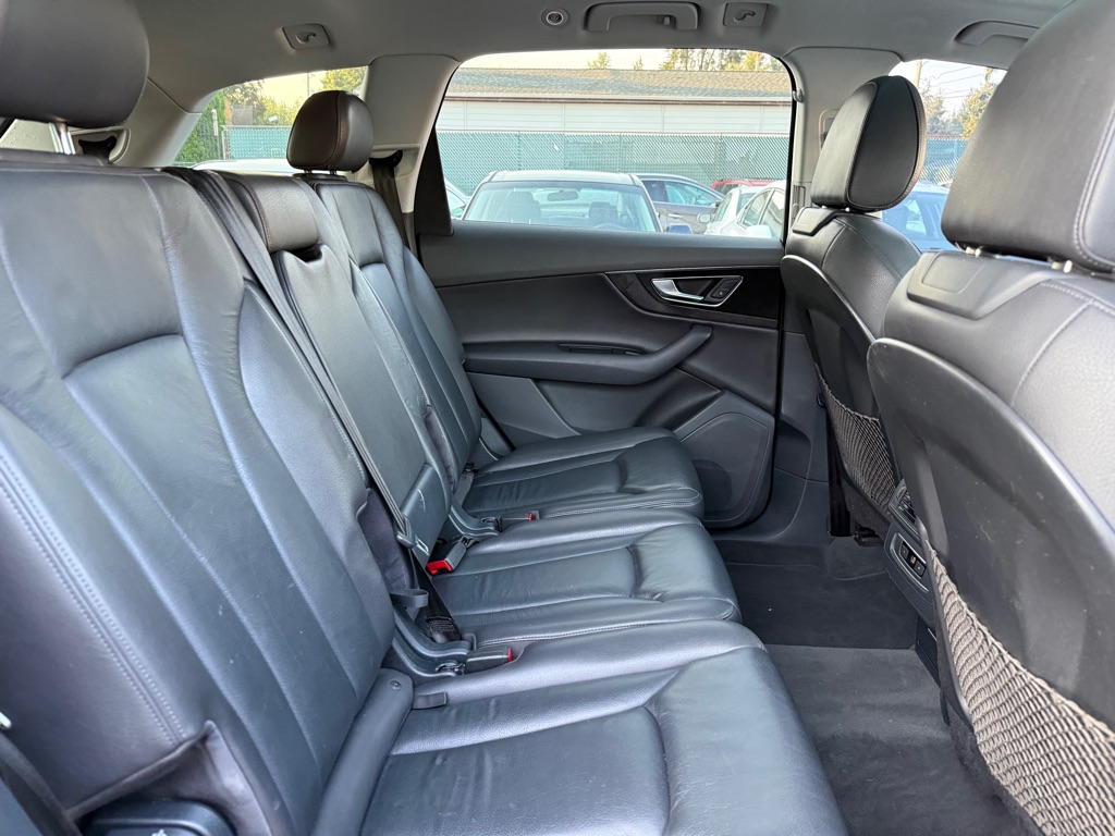 Photo 19 of this AUDI Q7