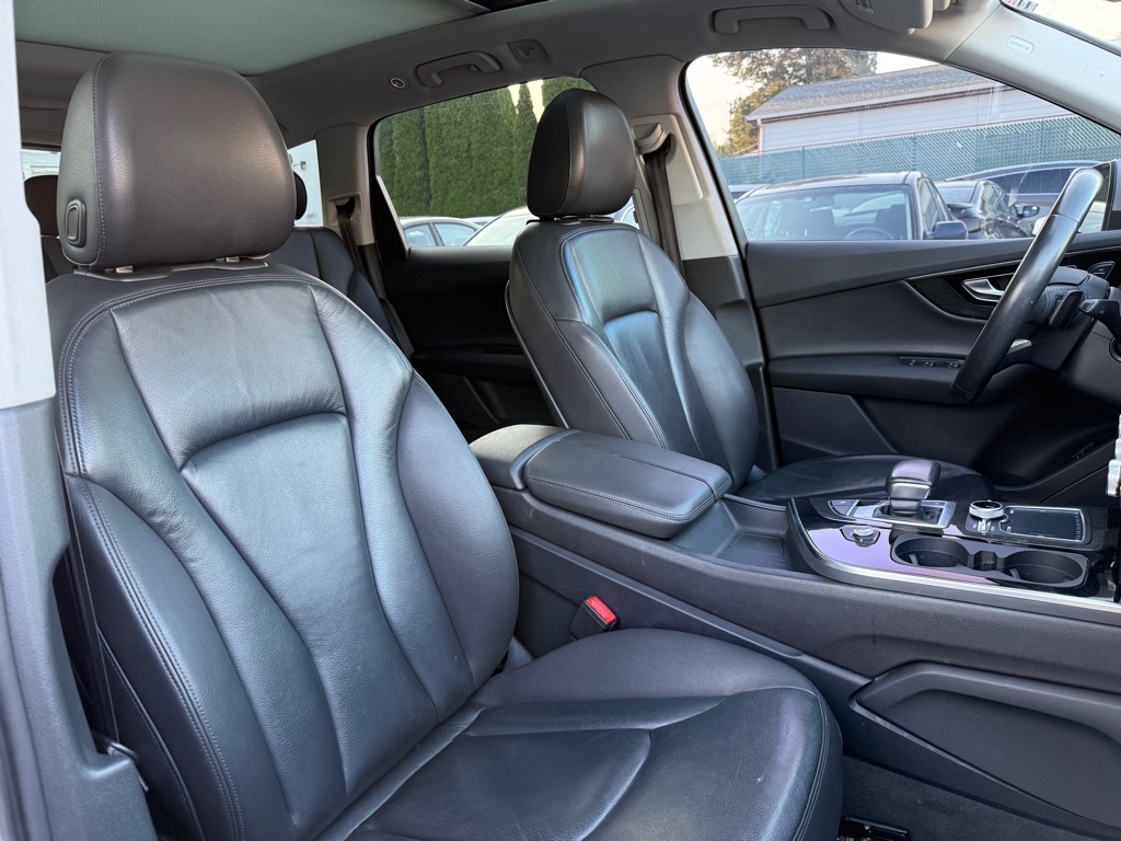 Photo 16 of this AUDI Q7