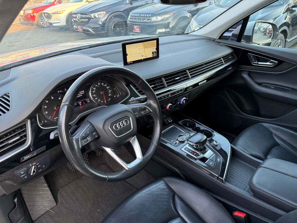 Photo 10 of this AUDI Q7