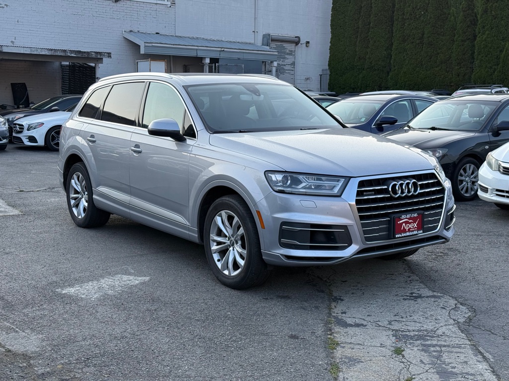 Photo 2 of this AUDI Q7
