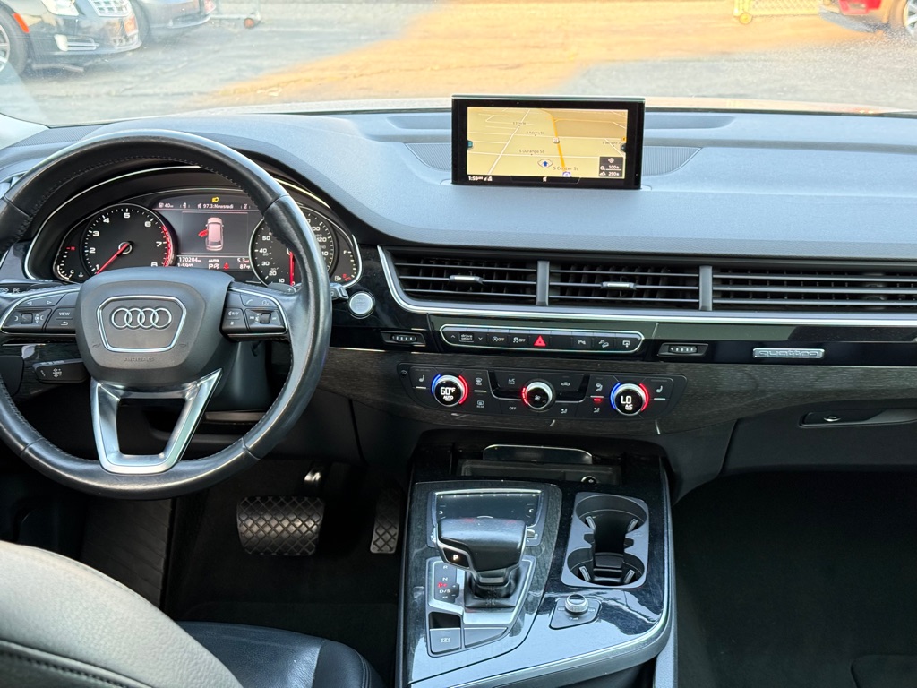 Photo 14 of this AUDI Q7