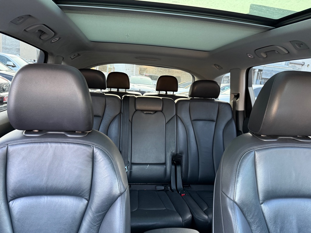 Photo 18 of this AUDI Q7